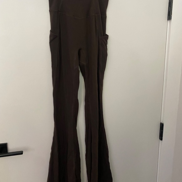 Buffbunny x Kathryn Miller Contour Pocket Flared Leggings Sz Small in Cold Brew - Picture 2 of 4